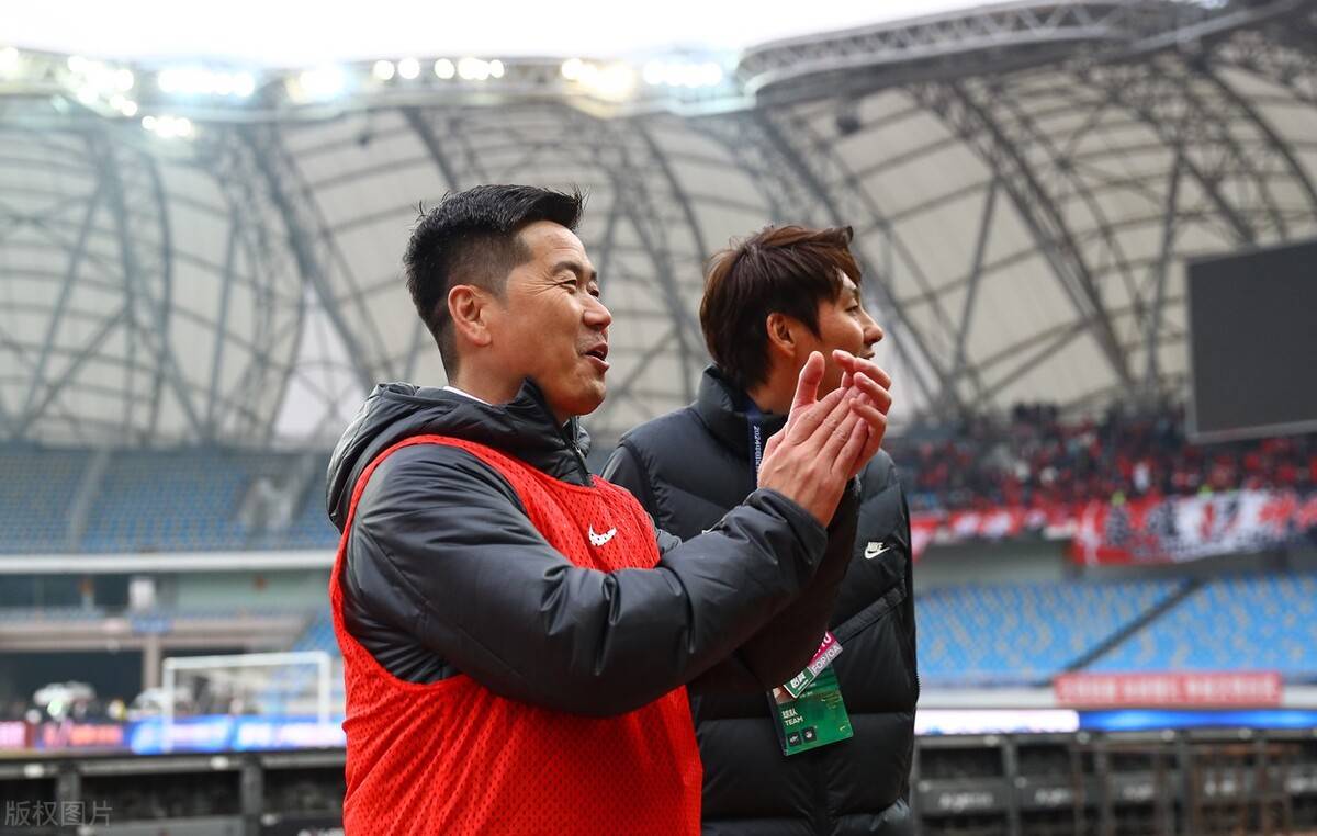 JackeyLove爆冷击败塞尔维亚队，关键助攻震惊全场！