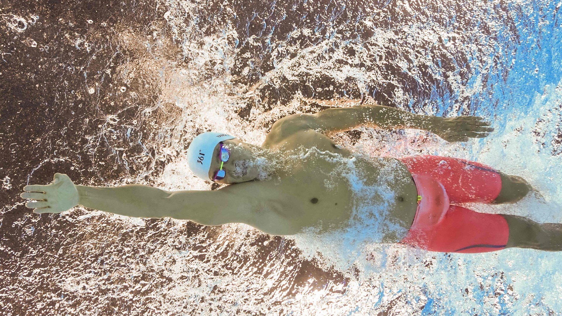 Uzi关键节点挺进下一轮，瑞士队带队取胜！